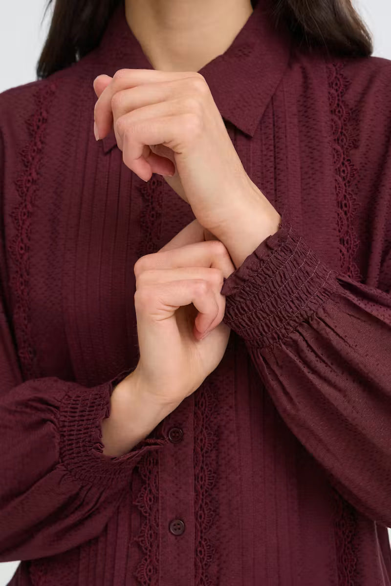 Close-up of Fransa Cajsa burgundy blouse lace-trimmed cuff