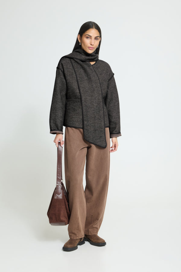 ICHI Frava black herringbone jacket styled with brown trousers