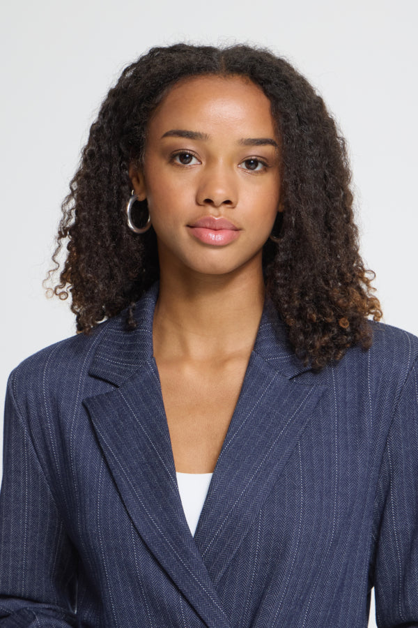 ICHI Kate Pinelle navy double breasted blazer lapel detail