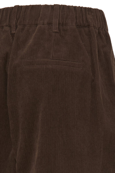 Close-up of Fransa Calana brown corduroy trousers back welt pocket