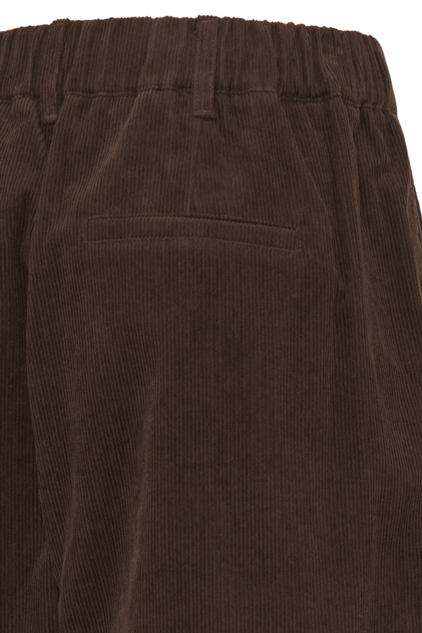 Close-up of Fransa Calana brown corduroy trousers back welt pocket