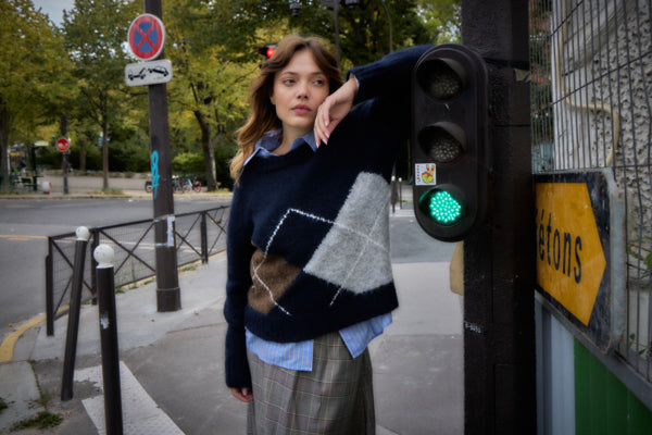 ICHI Bayana women’s argyle knit jumper styled outdoors front view