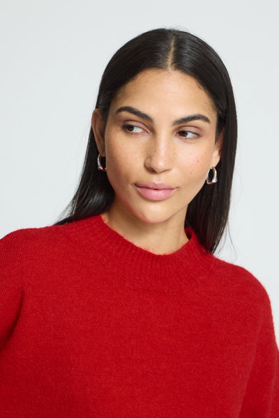 Close-up of ICHI Sage Salsa red crew neck knitted jumper