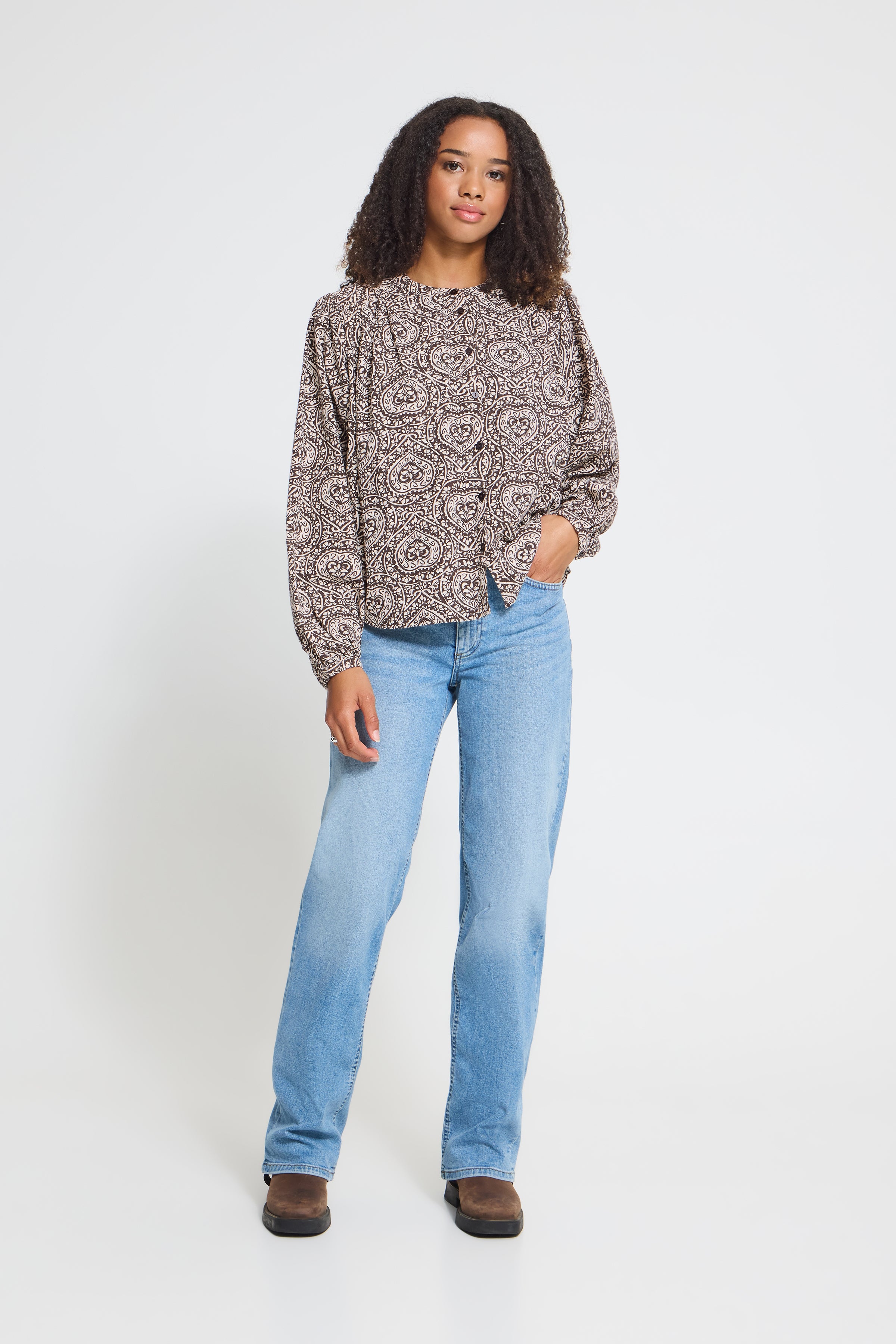 ICHI Katilio Brown Birch printed cotton shirt styled with light blue jeans