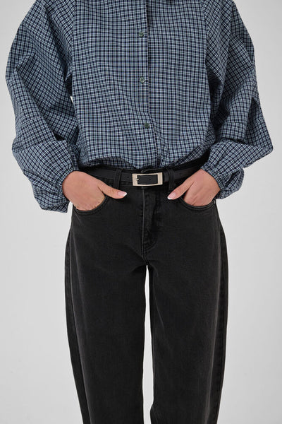 Close-up of My Essential Wardrobe Baloo dark grey high-rise jeans waistband and front pockets
