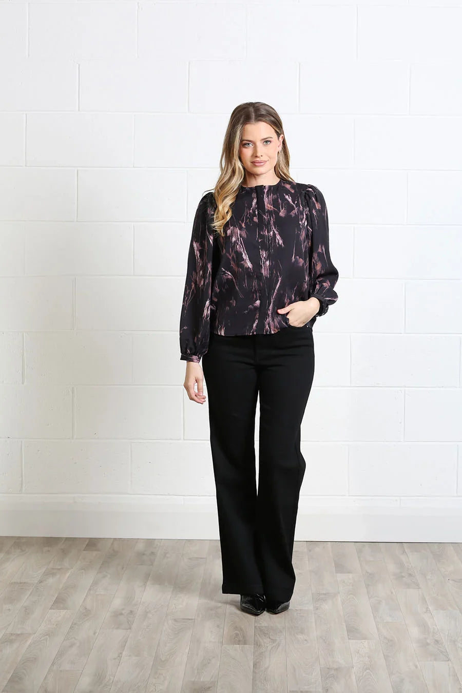 Rant & Rave Naomi abstract print blouse with long gathered balloon sleeves