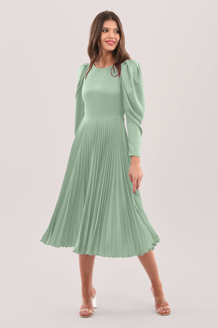 closet green pleated skirt